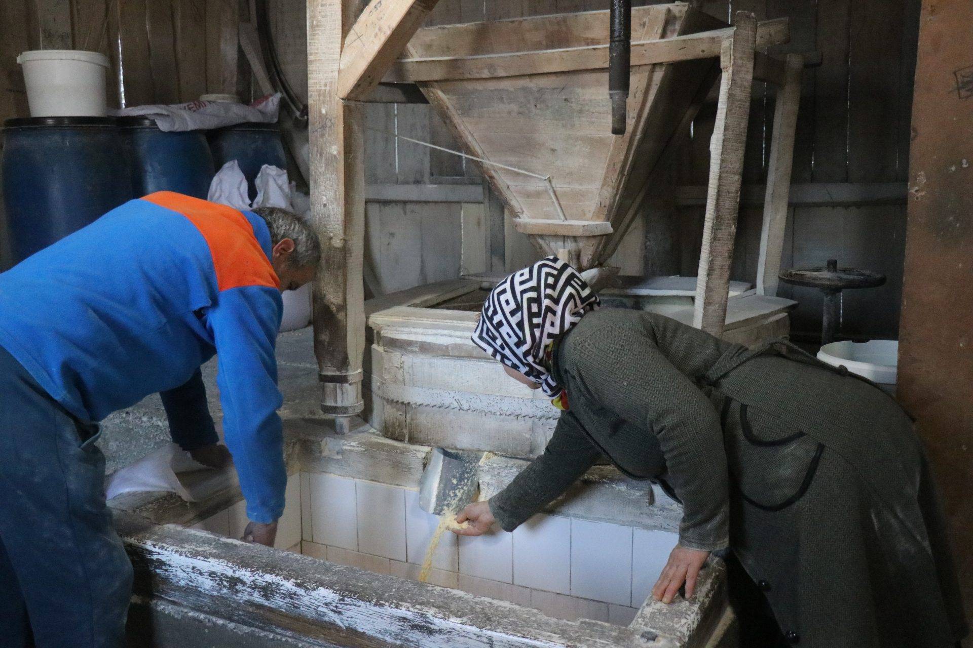 Sakarya’da 1500 yıldır dönen değirmende ilginç ödeme yöntemi!