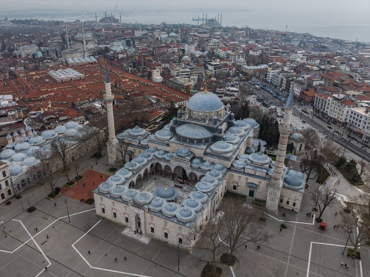 Tarihi Yarımada’nın kalbinde klasik Osmanlı mimarisi: Beyazıt Camii