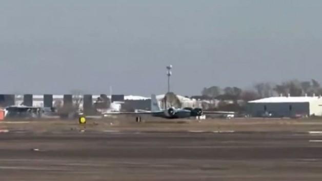 NASA uçağının iniş takımları açılmadı! Gövde üzerine iniş yaptı