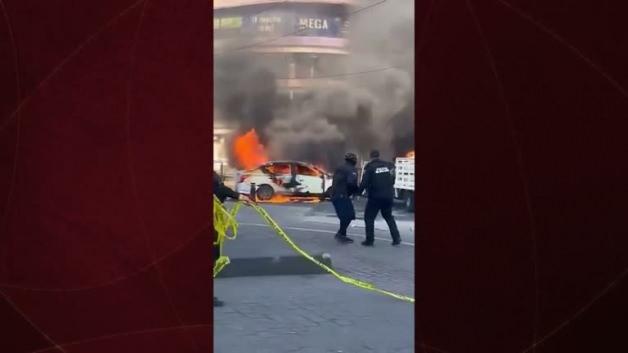 Meksika'da ülke karıştı: Kartel üyeleri havalimanını bastı