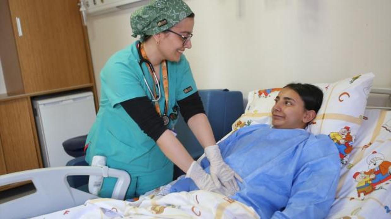 Karın ağrısıyla gitti, midesinden 3 kilo saç çıktı! Depremden sonra başlamış...