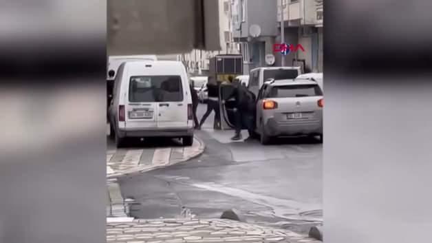 Sultangazi’de davulcular yumruk yumruğa kavga etti