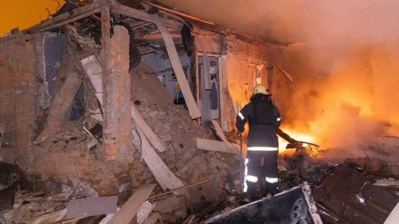 Zelenskiy: Rusya 420 İHA ve 39 füzeyle saldırdı