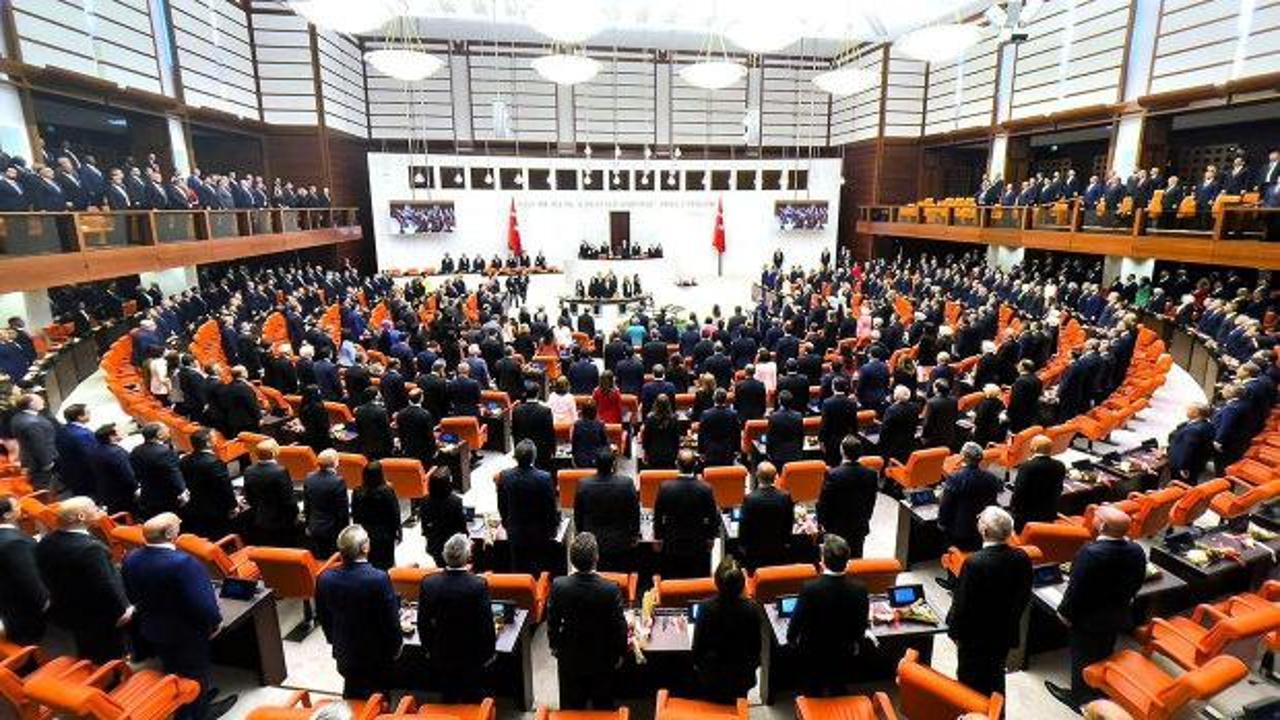 Meclis’e yeni teklif: Doğum izni uzuyor, 15 yaş altına sosyal medya yasağı geliyor