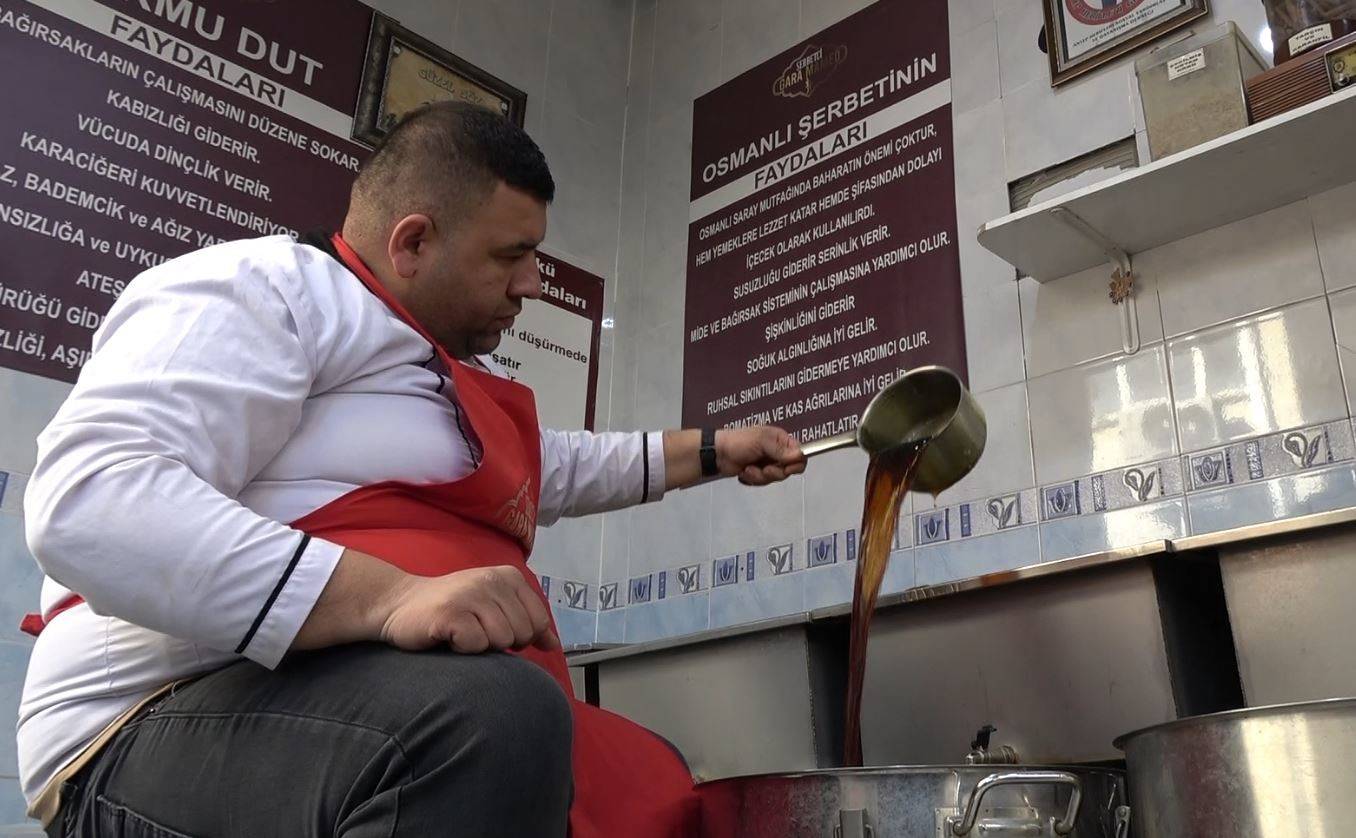 Yapan 5-6 kişi kaldı! Ramazan ayında sofraları süslüyor