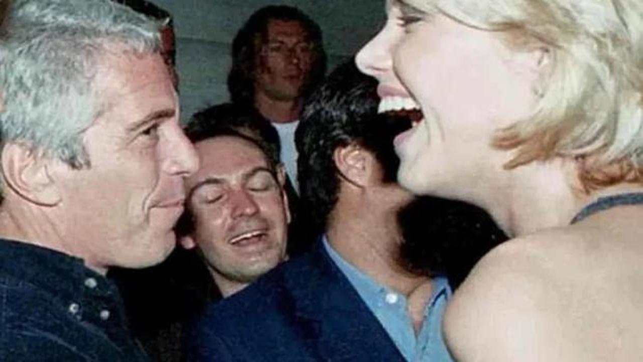 Moda dünyasının Epstein bağlantısı: "Lütfen onunla birlikte olmayı dene"