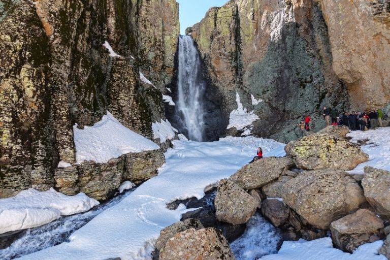 Bingöl’ün saklı cenneti: Çır Şelalesi doğaseverleri mest ediyor