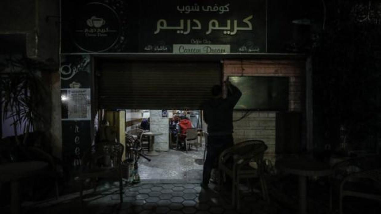 Mısır hükümetinden yeni tasarruf uygulamaları! Sokaklar karanlığa gömüldü