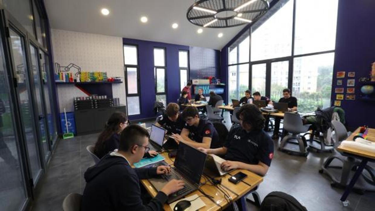 Ümraniye Bilim Merkezi TUA Astro Hackathon’a ev sahipliği yaptı