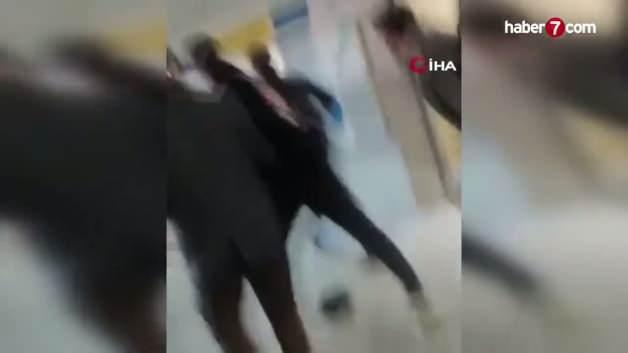 Hastane değil sanki boks ringi: Acil serviste tekme tokat birbirlerine girdiler