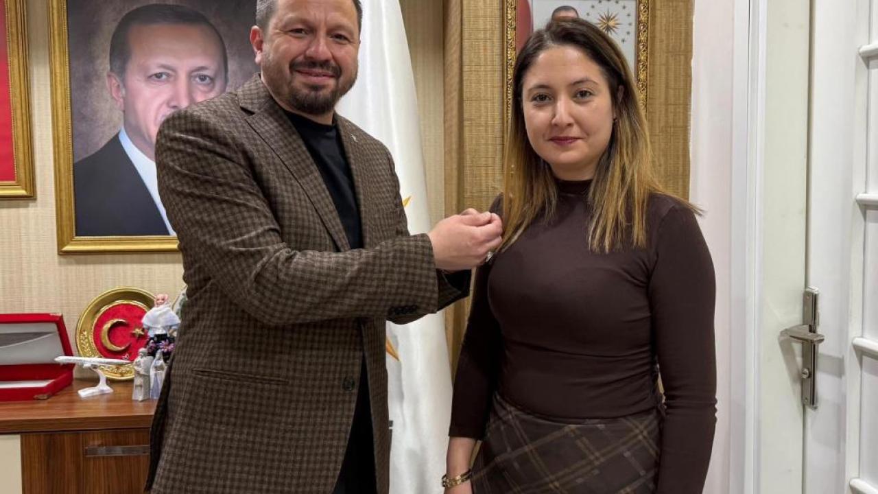 CHP'de iki istifa! AK Parti'ye katıldılar