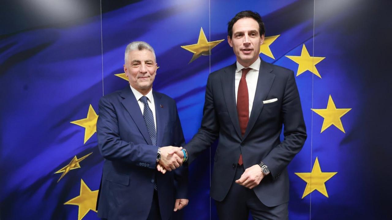 Bakan Bolat, Avrupa Komisyon İklim Komiseri Hoekstra ile bir araya geldi