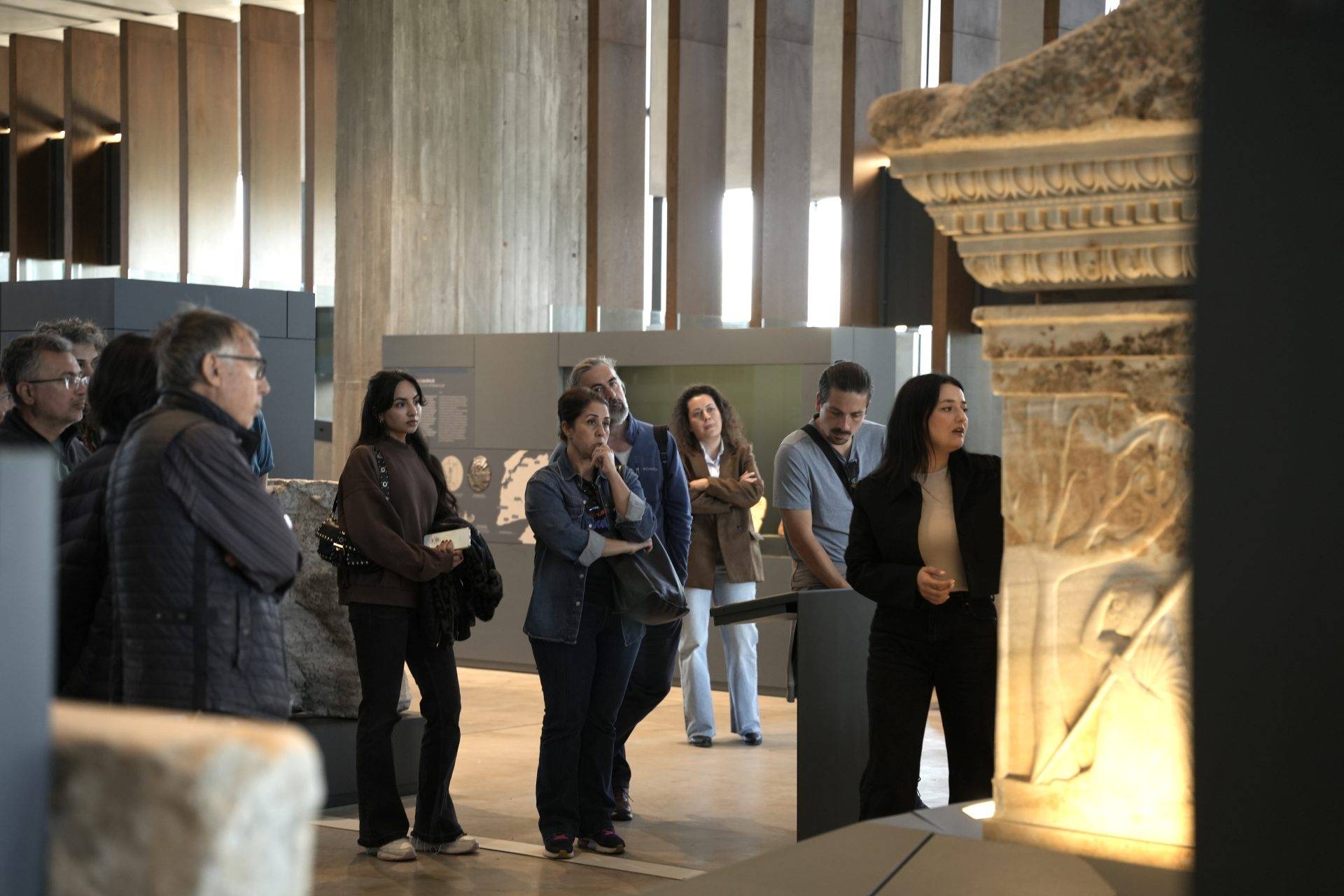 Saklı kalan hikayeleri dinlediler: Troya Müzesi’nde rehberli tur etkinliği