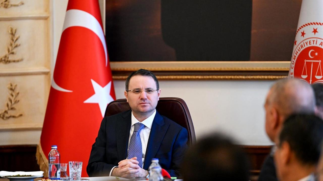 Bakan Gürlek, Yargıda Birlik Derneği Başkanı ve üyelerini kabul etti