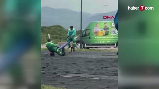 Bursa'da temizlik işçilerinin tahterevalli molası gülümsetti